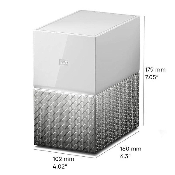 Caja rectangular blanca y plateada. Dimensiones se muestran en el lateral.
