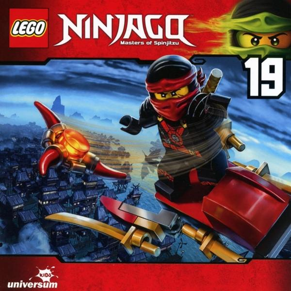 Lego Ninjago Box-Art. Roter Hintergrund. Eine Ninja-Figur mit Waffen ist zu sehen.