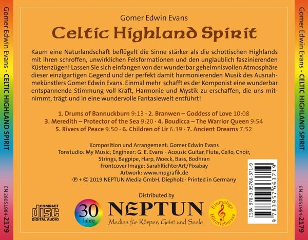 CD-Cover mit Text 'Celtic Highland Spirit' und Titelliste auf braunem Hintergrund mit goldener CD.