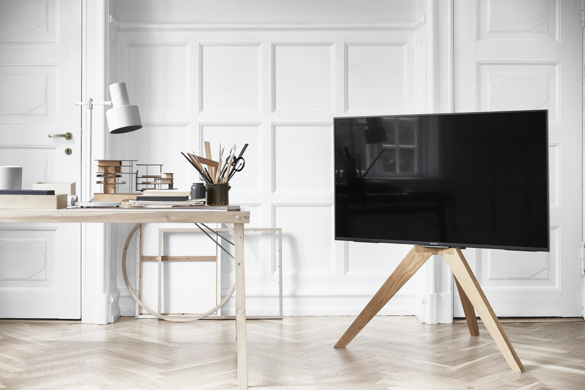 VOGEL´S Vogel's NEXT OP1 Standfuß für 117-178 cm (46-70 Zoll) Fernseher, max. 40 kg, Vesa max. 400 x 400 Standfuß, max. 70 Zoll, Eiche Hell