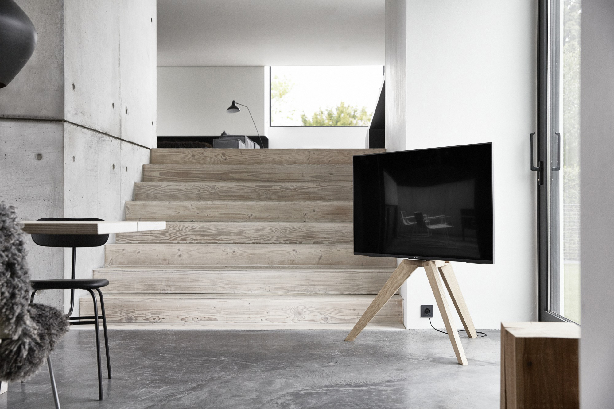 VOGEL´S Vogel's NEXT OP1 Standfuß für 117-178 cm (46-70 Zoll) Fernseher, max. 40 kg, Vesa max. 400 x 400 Standfuß, max. 70 Zoll, Eiche Hell