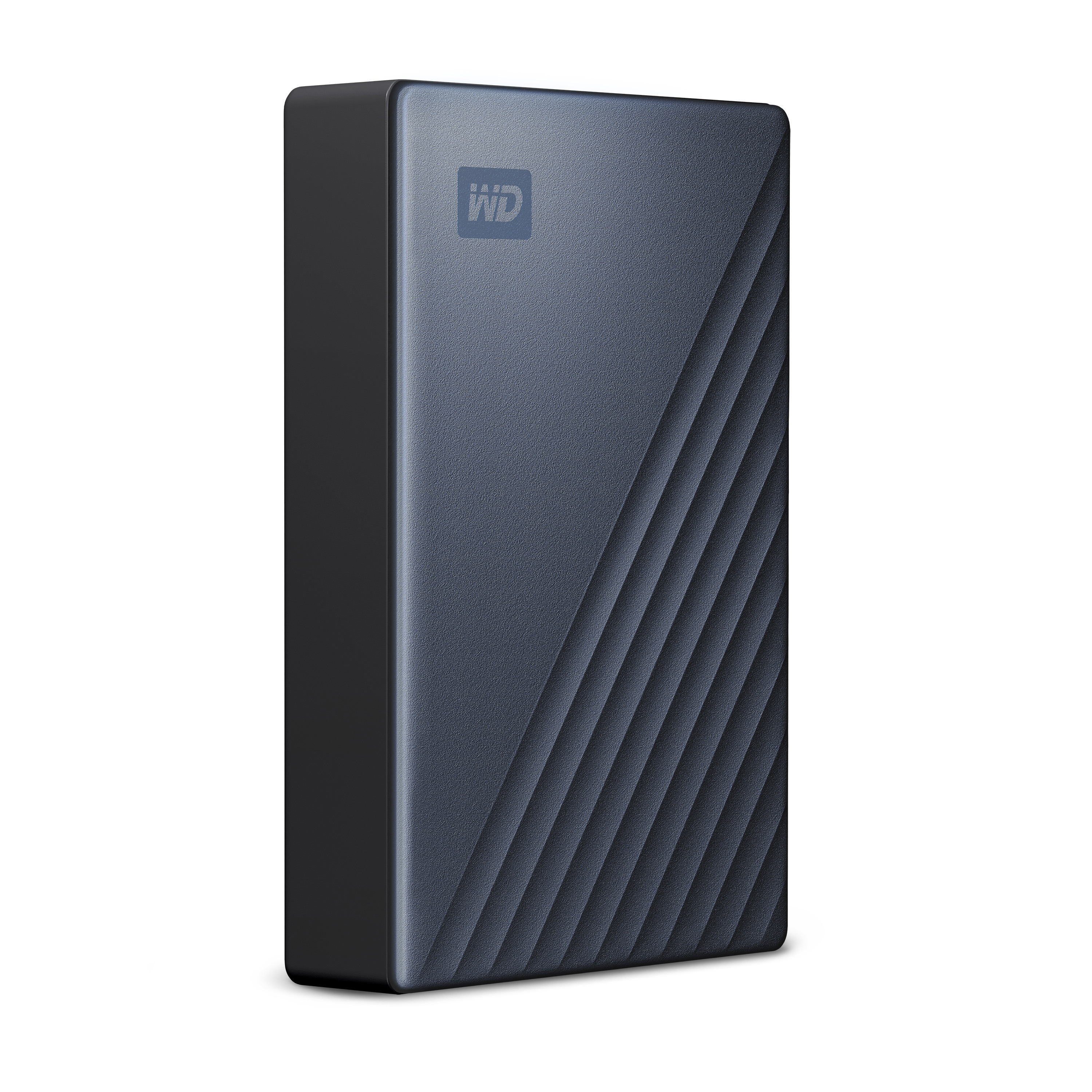 Eine dunkelblaue externe Festplatte mit WD-Logo steht aufrecht.