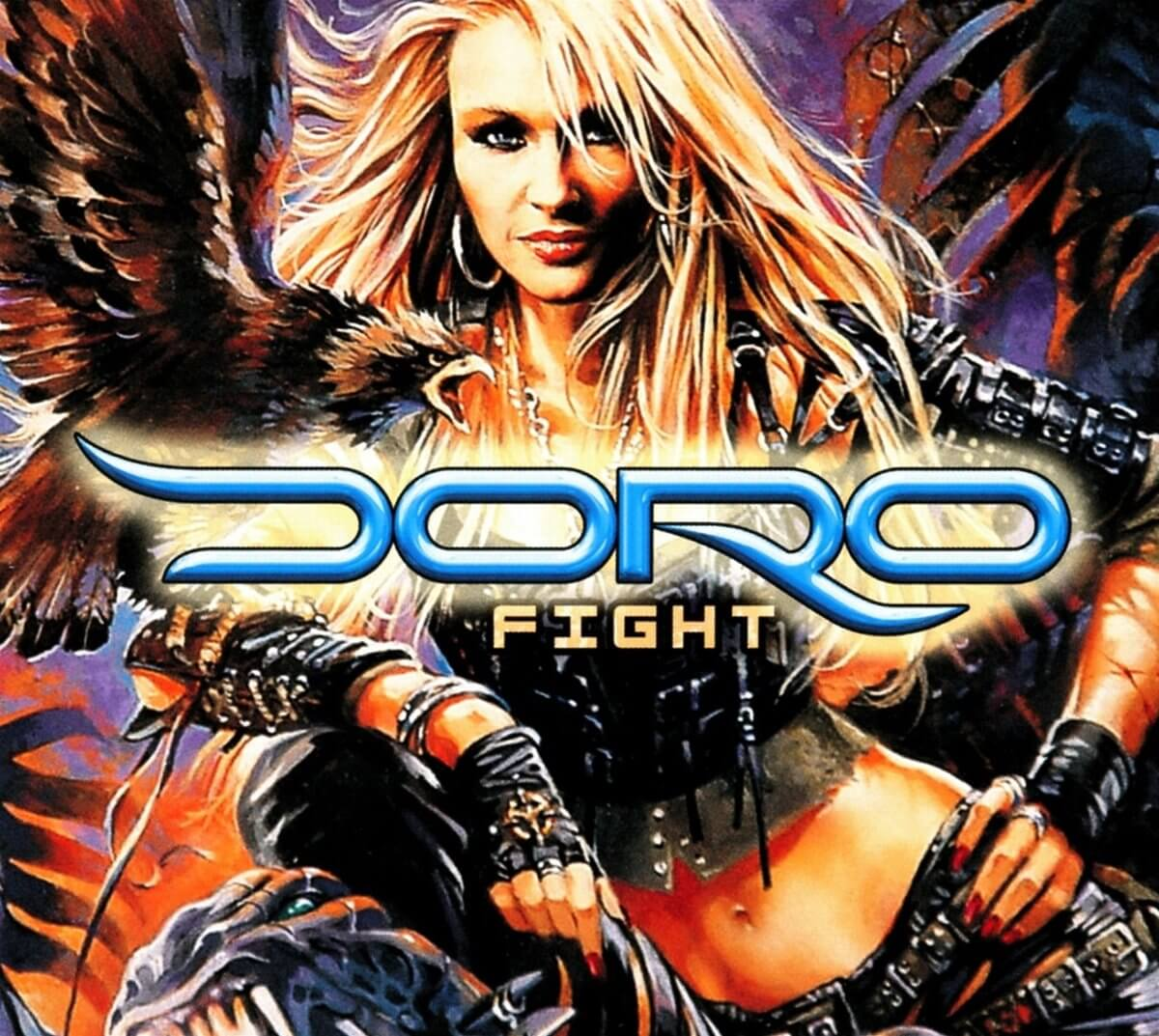 Pochette de l'album : Doro Fight. Une femme aux longs cheveux blonds et un aigle.