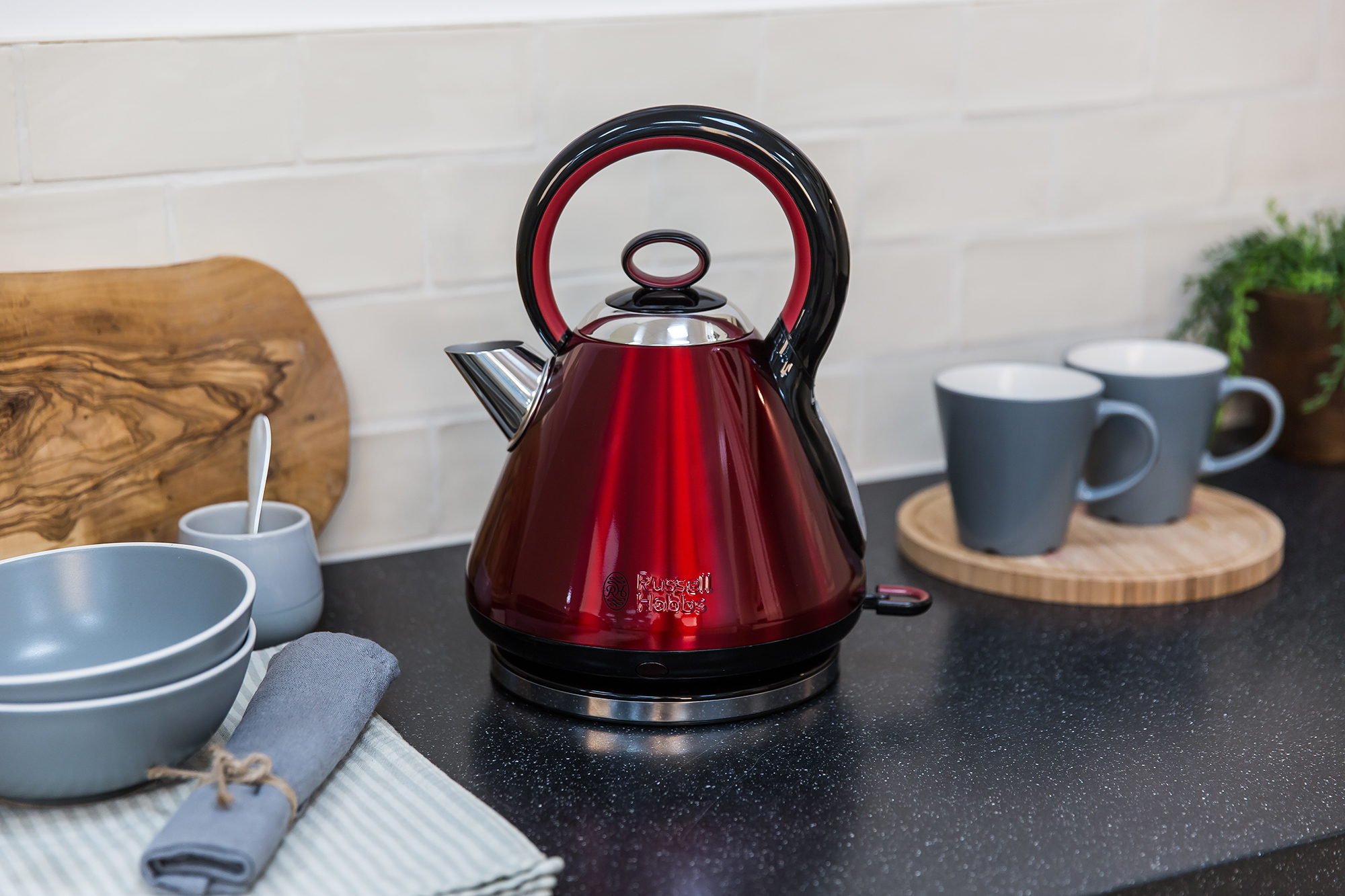 RUSSELL HOBBS Legacy Quiet Boil 21885-70 Rood