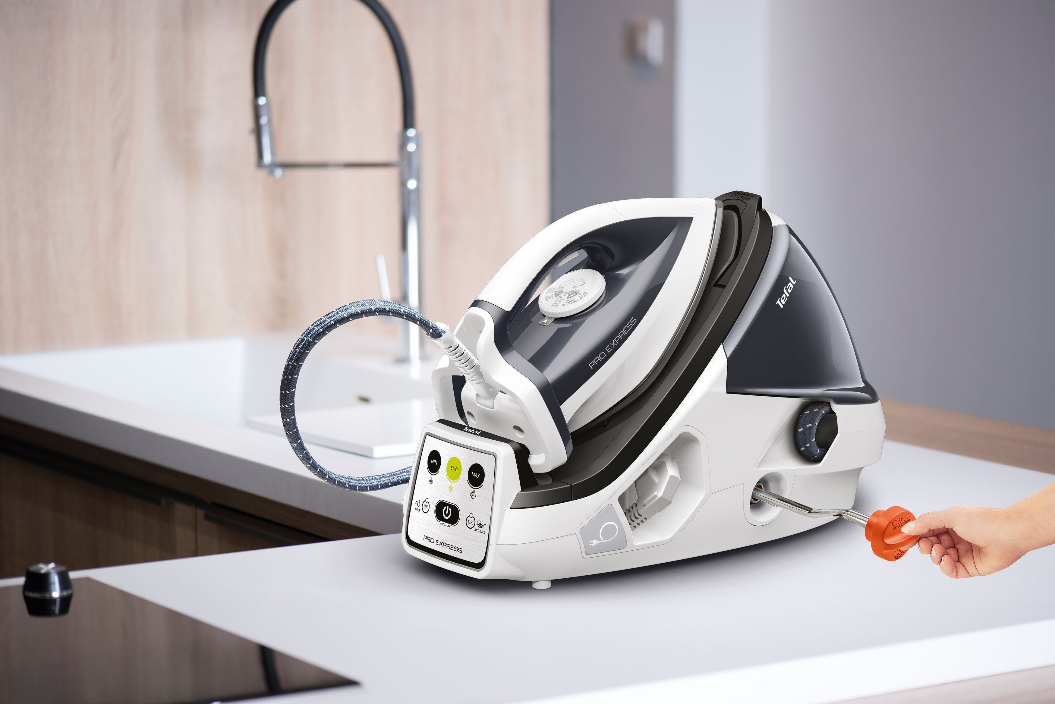 TEFAL GV8711E0 Pro Express Dampfbügelstation 2200 Watt, 6 bar