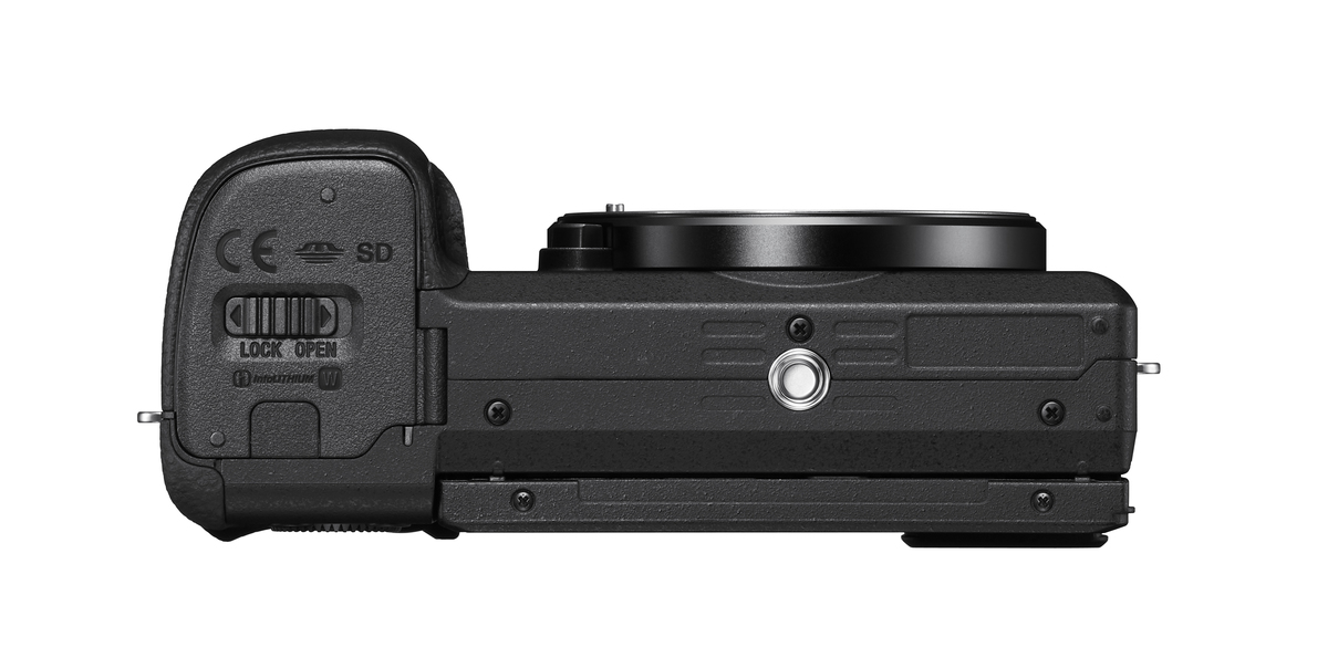 mit Objektiv 7,6 Kit Alpha SONY Systemkamera (ILCE-6400M) mm, cm 18-135 WLAN 6400 Touchscreen, Display