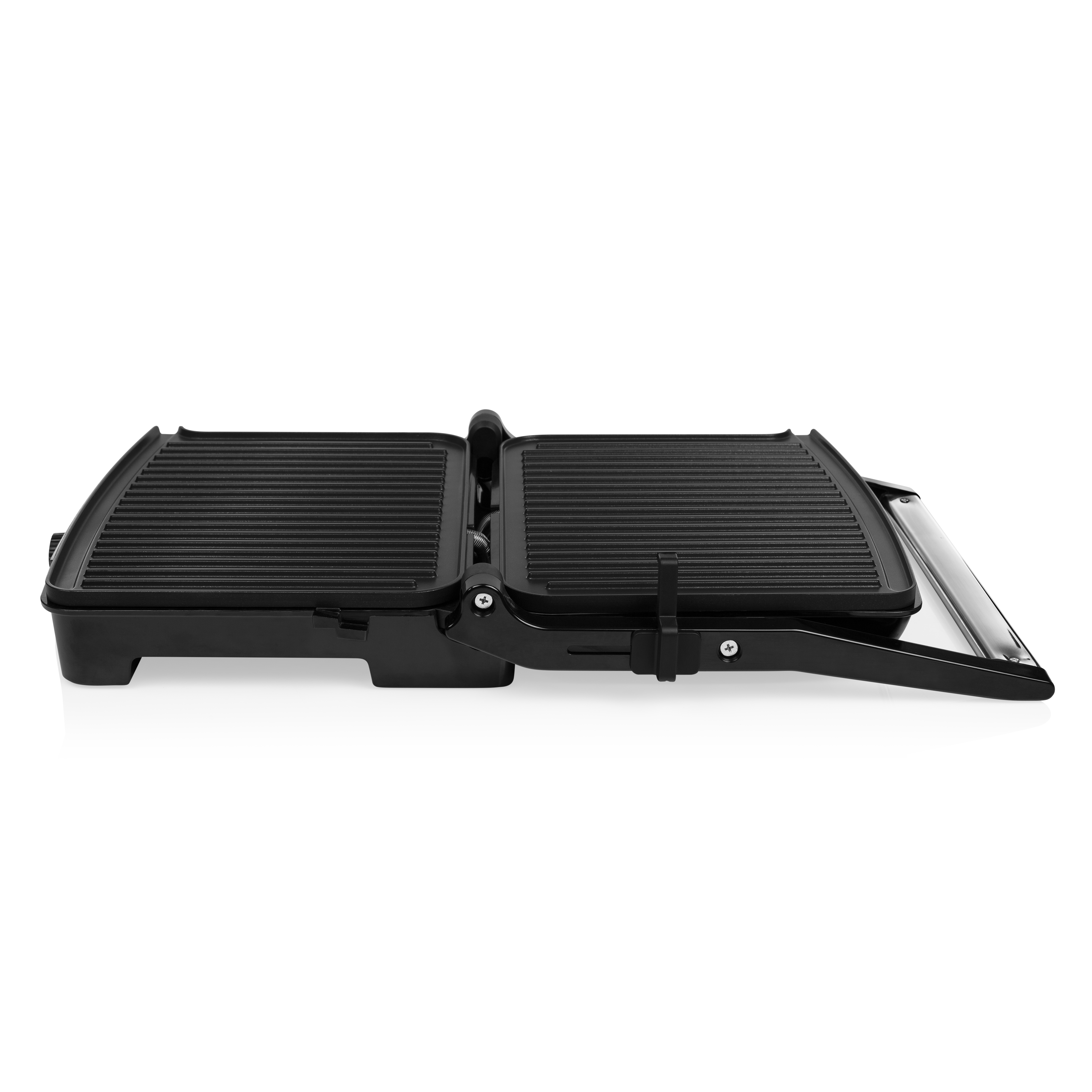 Plancha noire, ouverte, montrant les surfaces de cuisson rainurées et une poignée. Fond blanc.