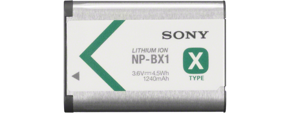Yeşil ve beyaz etiketli Sony NP-BX1 lityum iyon pil.