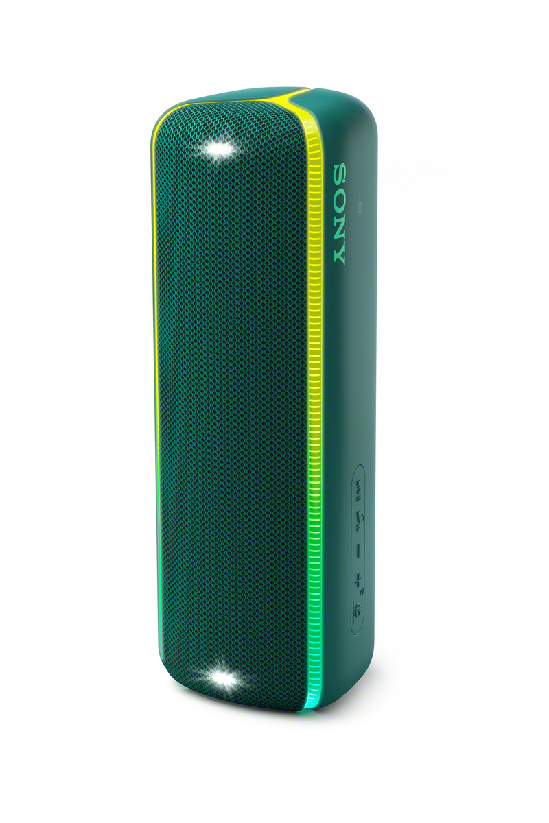 Ein grüner Sony-Lautsprecher mit Mesh-Front, gelb und grün beleuchteten Akzenten und dem Sony-Logo an der Seite.