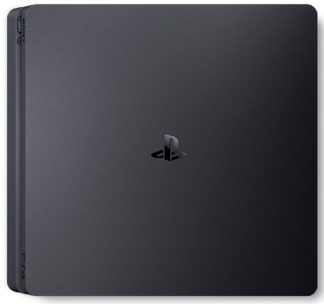 Consola PlayStation 4 negra, vista superior. Logotipo de PlayStation en el centro. Superficie sólida y plana.