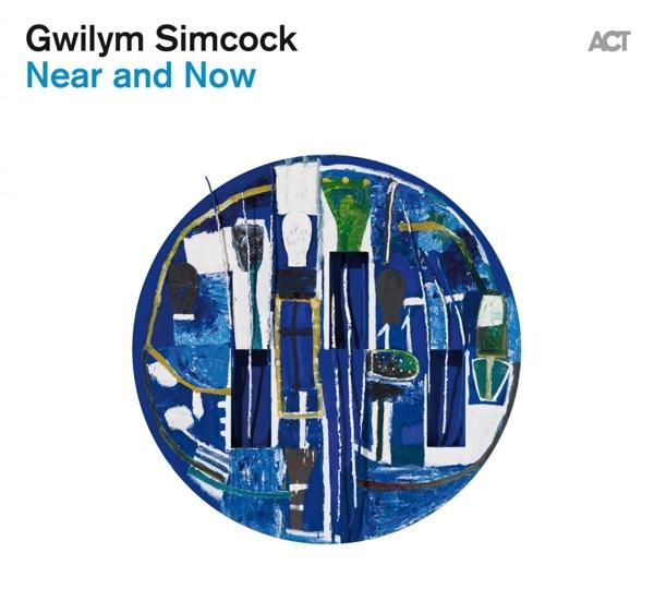 Albumcover: Ein blaues abstraktes Design mit weißen Formen. Titel: Near and Now.