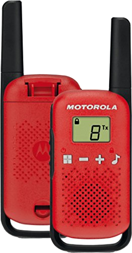 Két piros Motorola walkie-talkie. Az egyiken szám és zár ikon látható.
