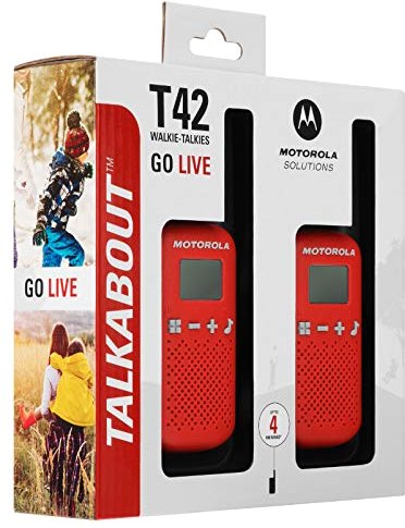 Egy doboz Motorola Talkabout T42 walkie-talkie. A doboz piros, emberek használják a készüléket.
