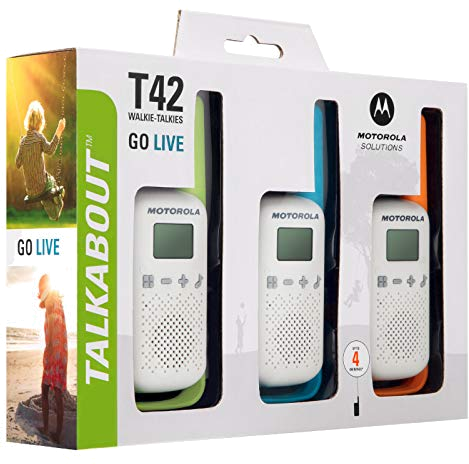 Motorola T42 walkie-talkie-k egy dobozban. Kettő a dobozban, egy a borítón.