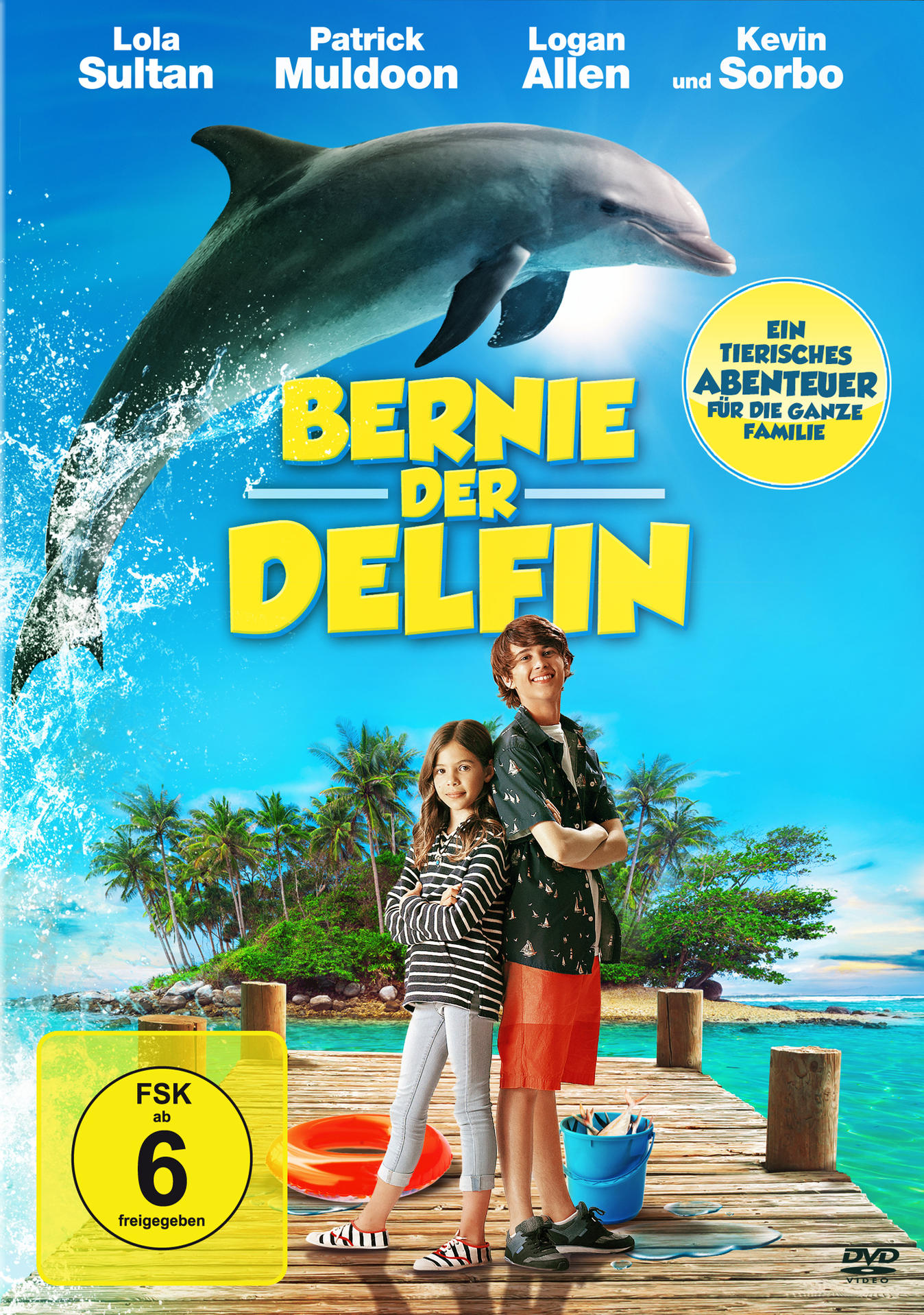 Filmplakat eines Jungen und eines Mädchens mit einem Delphin, der aus dem Wasser springt.