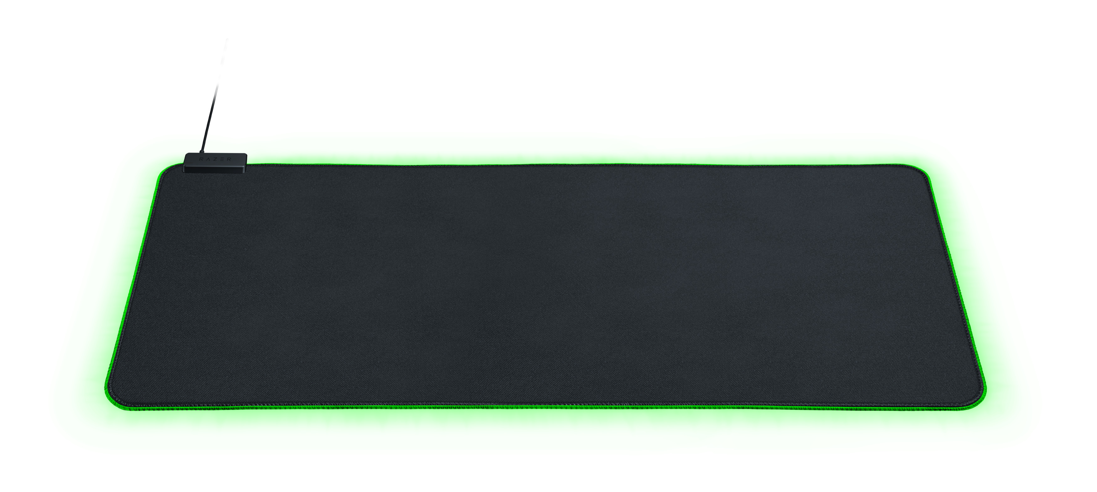 Schwarzes Gaming-Mauspad mit grüner Neon-Kantenbeleuchtung auf weißer Oberfläche.