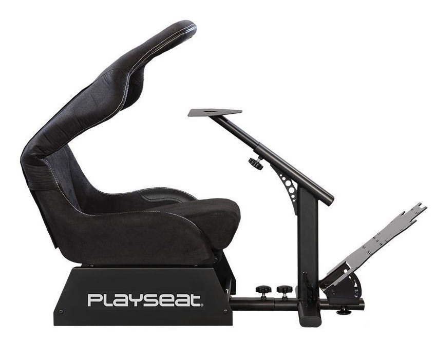 Simulador de carreras Playseat negro con asiento, soporte para volante y pedales.