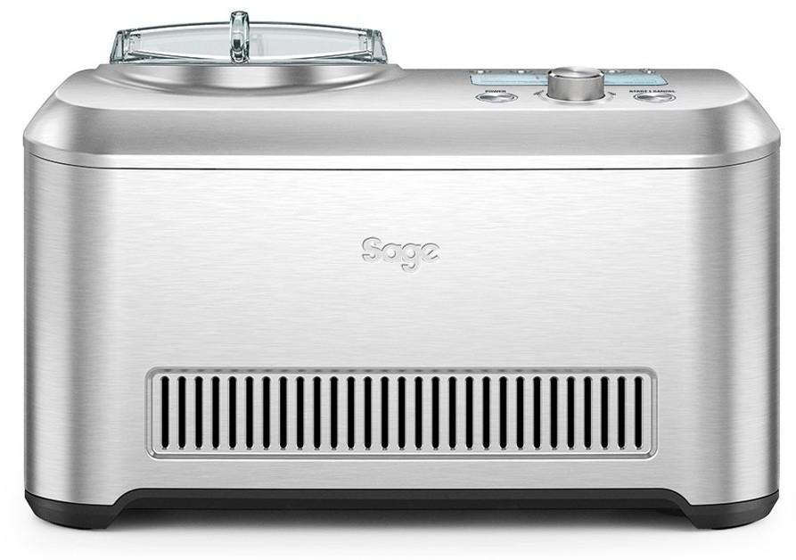 Silberfarbener Sage-Eismaschine mit rechteckiger Form, mit Lüftungsschlitzen und Bedienelementen.