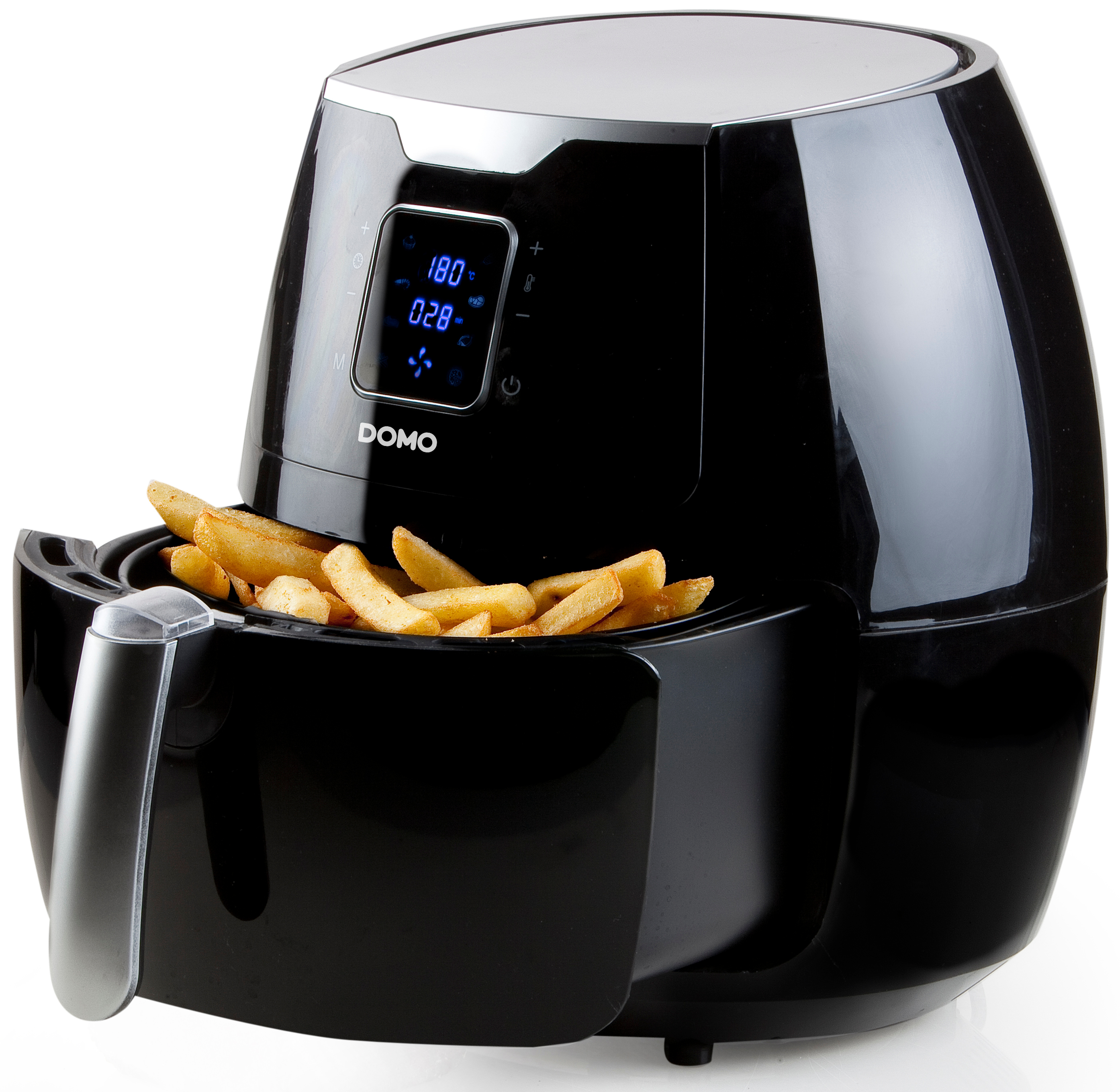 Friteuse à air noire avec des frites dans le panier. Elle a un écran numérique.