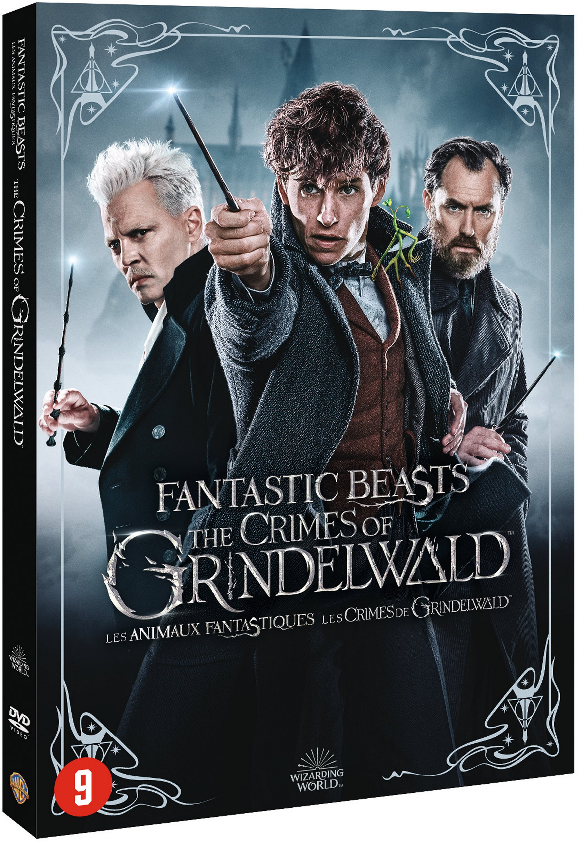 DVD-hoes van de Fantastic Beasts-film. Drie acteurs met toverstokken staan centraal.
