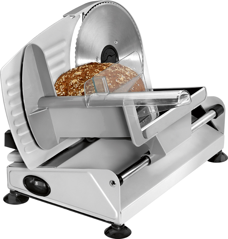 Eine silberne Brotschneidemaschine mit einem Brotlaib. Die Klinge ist sichtbar.