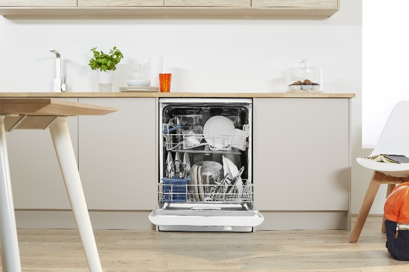Lavavajillas - Indesit DFG 15B 10 EU, 13 cubiertos, 5 Programas, Clase A+, Blanco