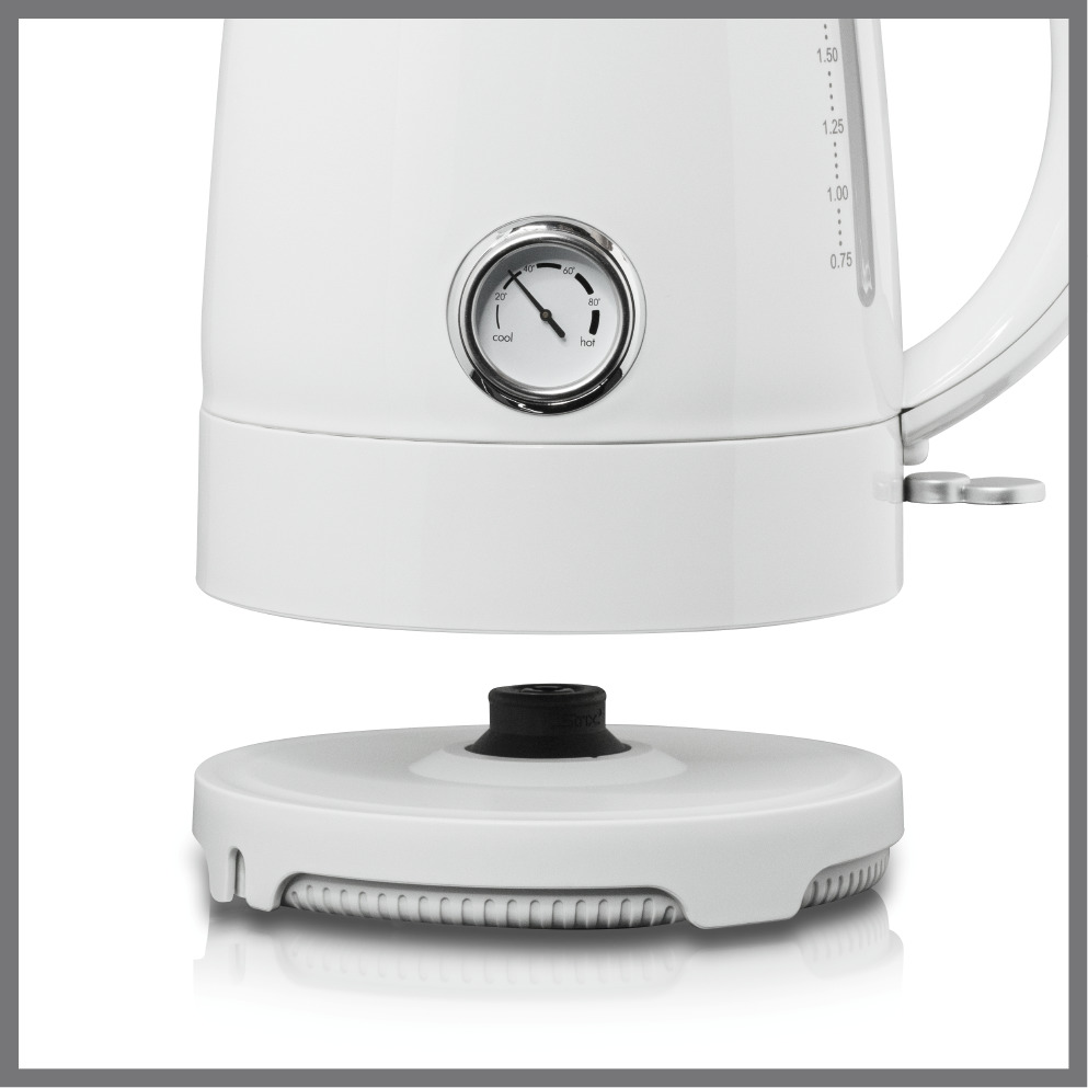 Ein weißer Wasserkocher mit Temperaturanzeige. Der Sockel ist getrennt und zeigt das Heizelement.