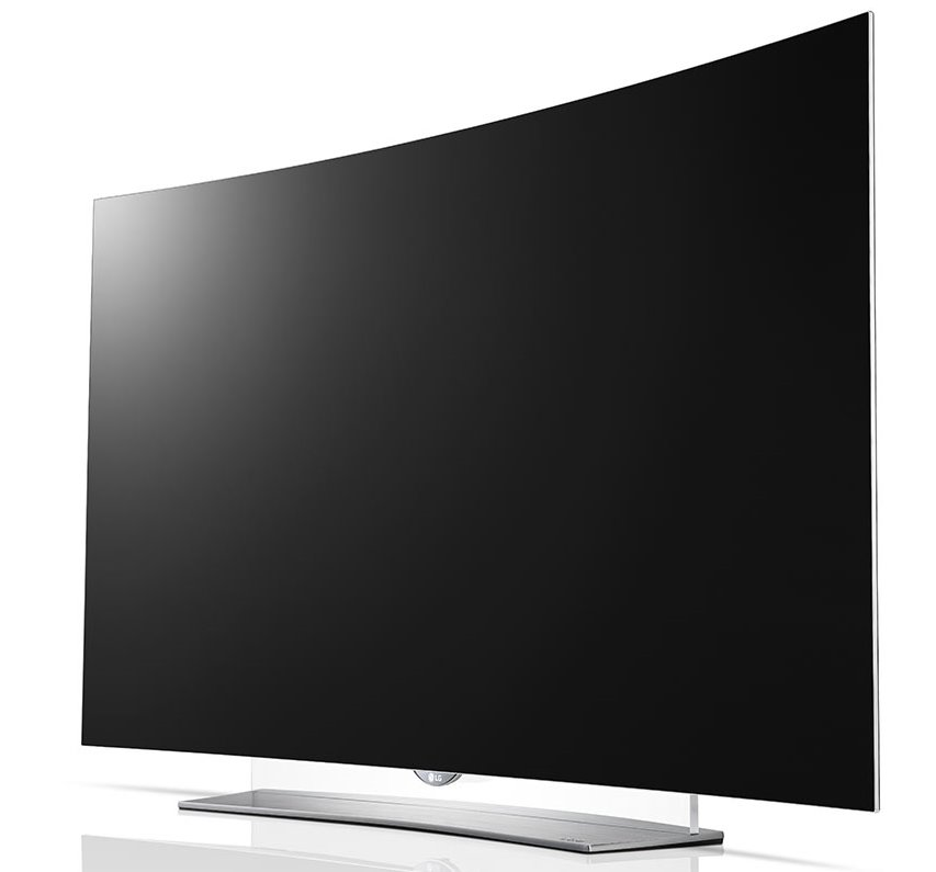 Una pantalla de TV negra curva sobre un soporte plateado.