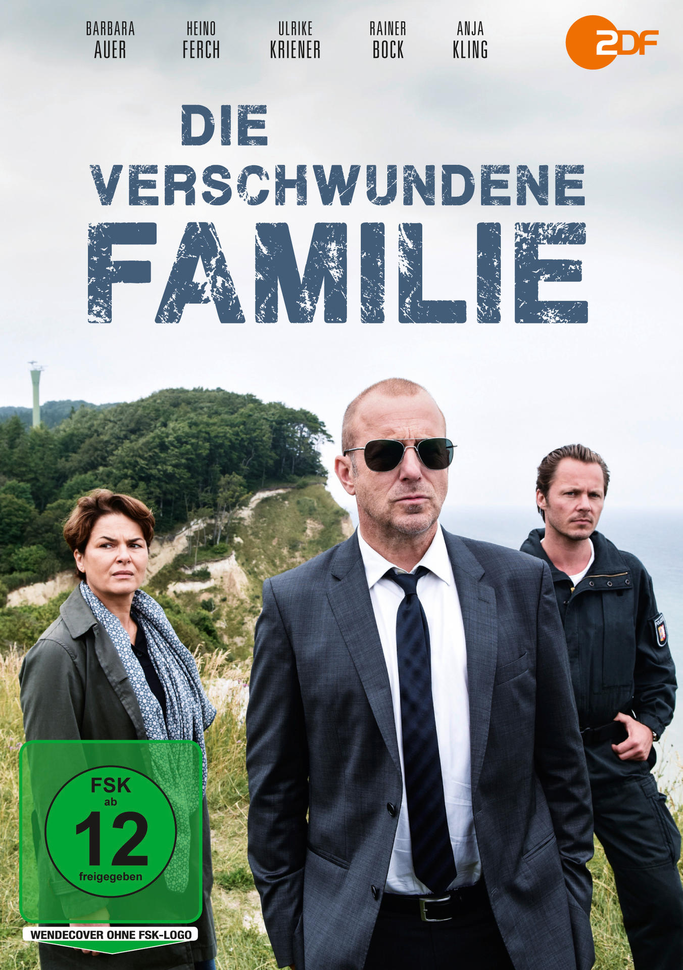 Filmplakat: Drei Personen, Text 'Die verschwundene Familie', blauer Himmel.