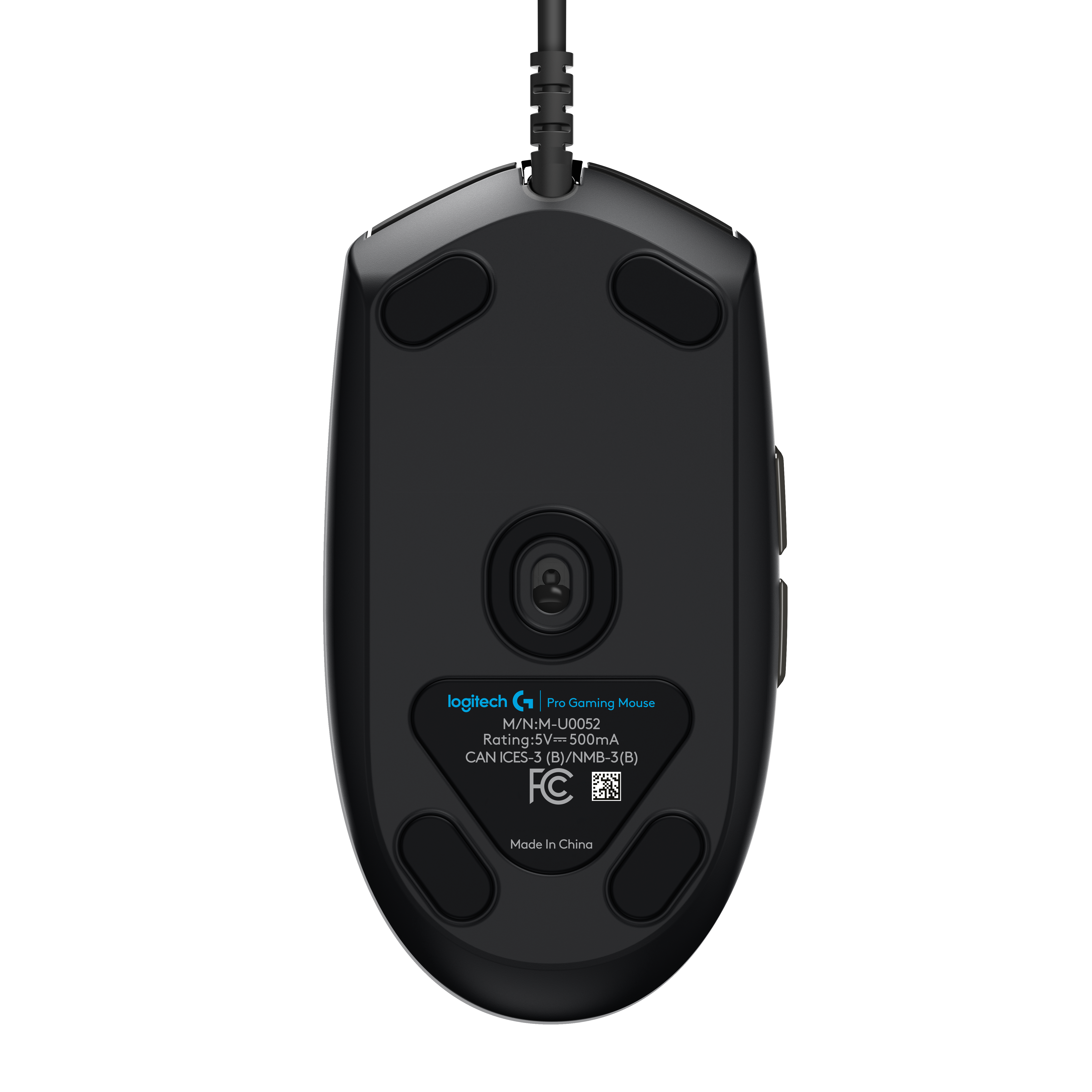 Die Unterseite einer schwarzen Computermaus. Sie hat das Logitech-Logo, eine Bewertung und ein FCC-Zeichen. Hergestellt in China.