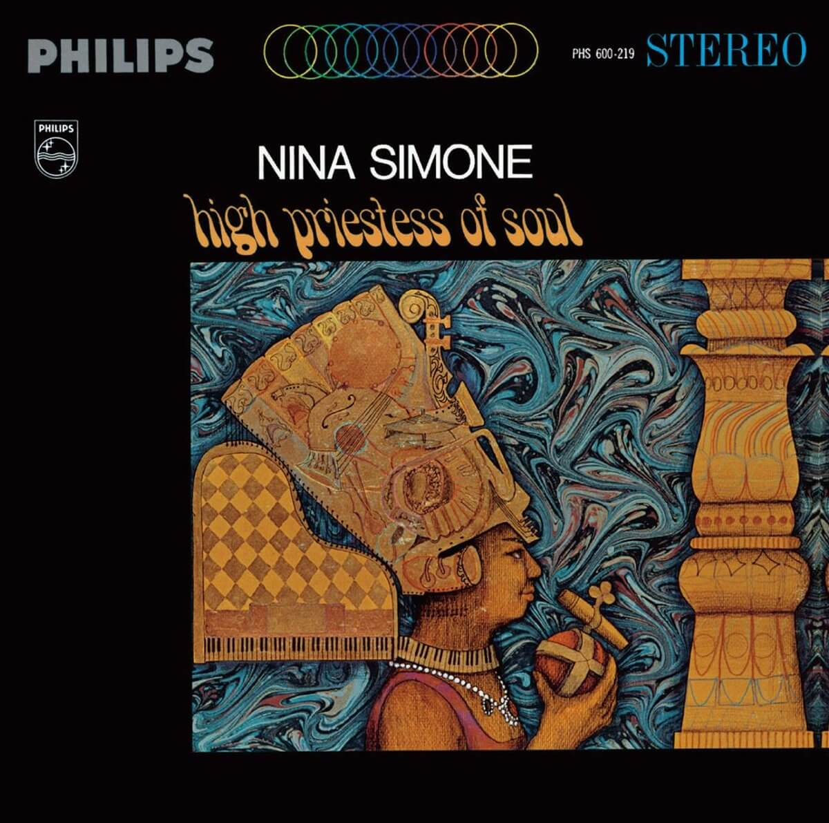 Albumhoes voor Nina Simone: High Priestess of Soul met een kleurrijke achtergrond.