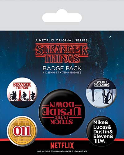 Paquete de insignias de Stranger Things. Cinco insignias con el logotipo y los personajes del programa. El paquete es azul.