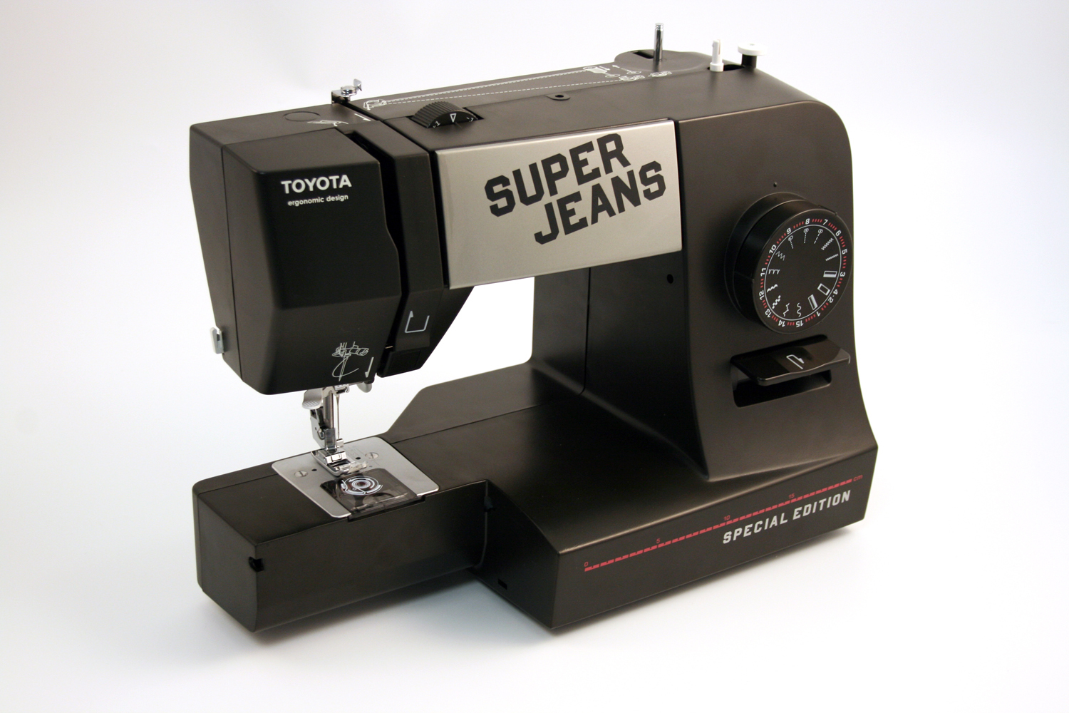 TOYOTA Super Jeans 15PE - Nähmaschine (Schwarz)