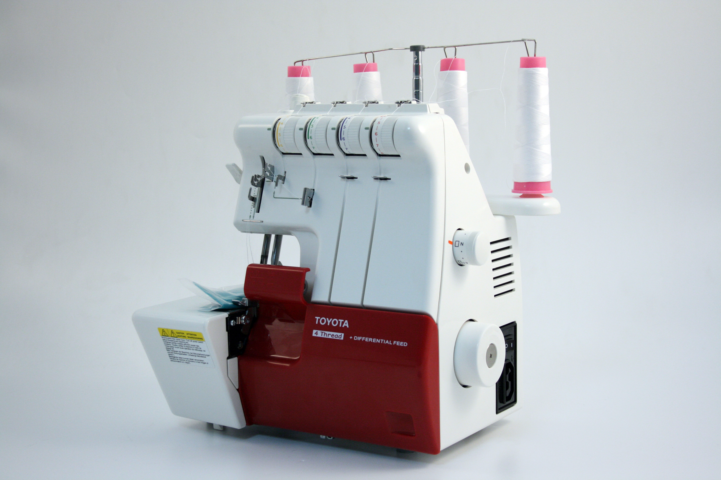 TOYOTA SLR4D Overlock - Macchina da cucire (Bianco/Rosso)