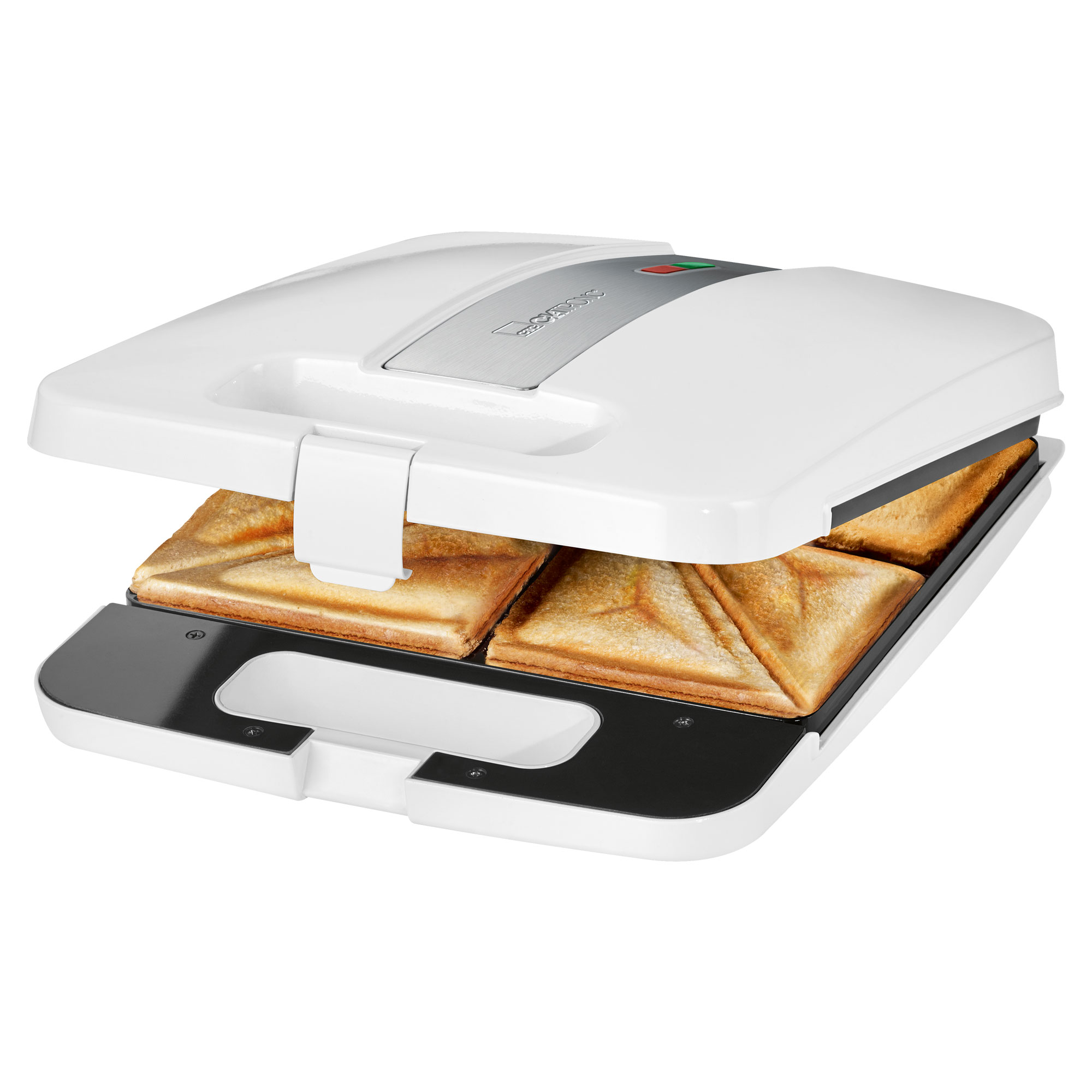 Weißer Sandwichmaker geöffnet, zeigt vier getoastete Sandwiches. Hintergrund: weiße Oberfläche.