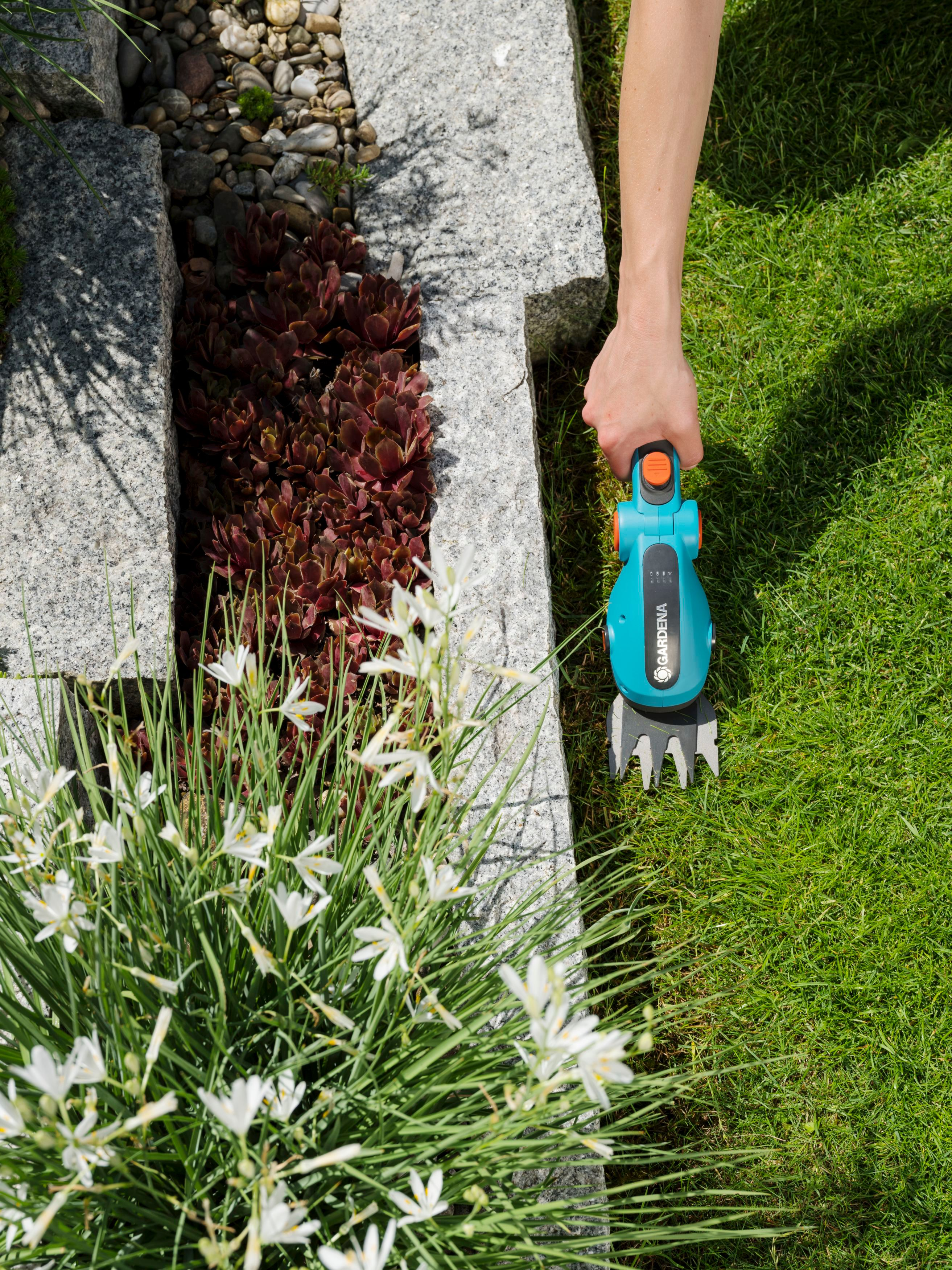 GARDENA 09858-20 ComfortCut Akku-Grasscheren