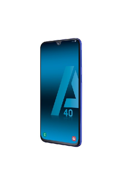 Un teléfono inteligente Samsung A40 azul, en ángulo con el logotipo A40 visible en la pantalla.