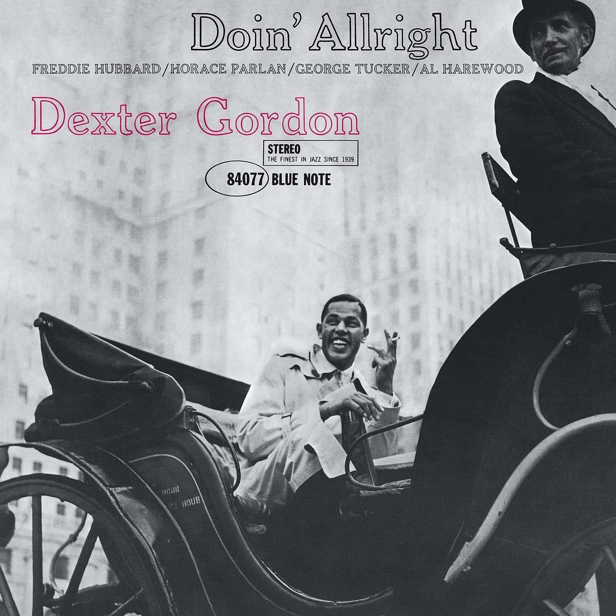 Albumcover von Dexter Gordon. Ein Mann sitzt in einer Kutsche, ein anderer rechts. Titel: Doin' Alright.