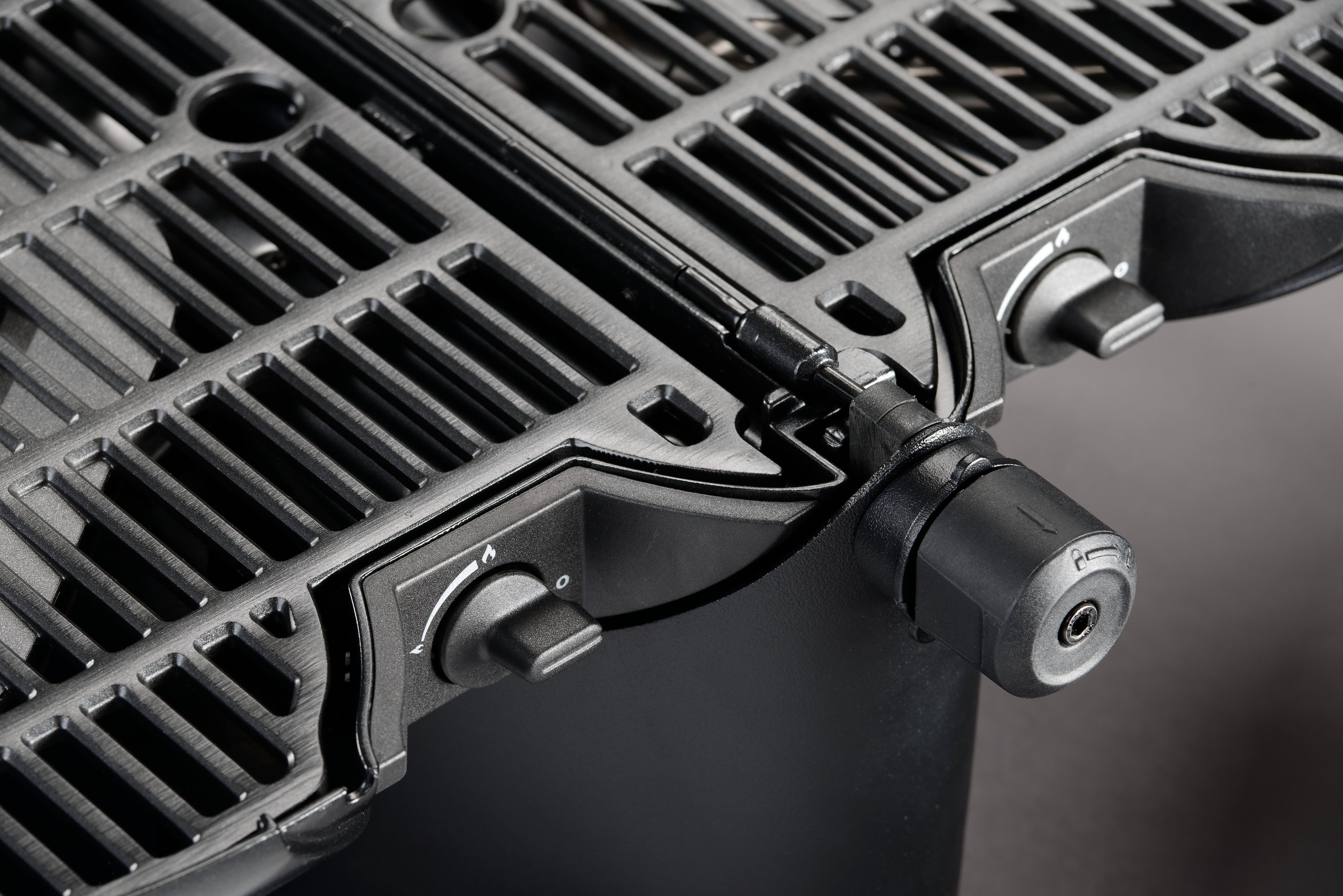 NOMADIQ 18.2256.88MB Gasgrill, Schwarz (3200 Watt)