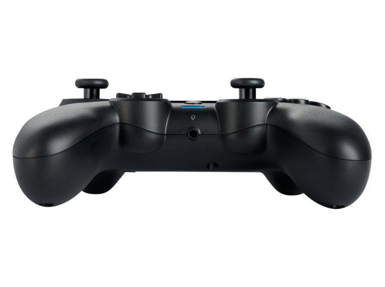 Zwarte gamecontroller van bovenaf gezien, met knoppen en een koptelefoonaansluiting.