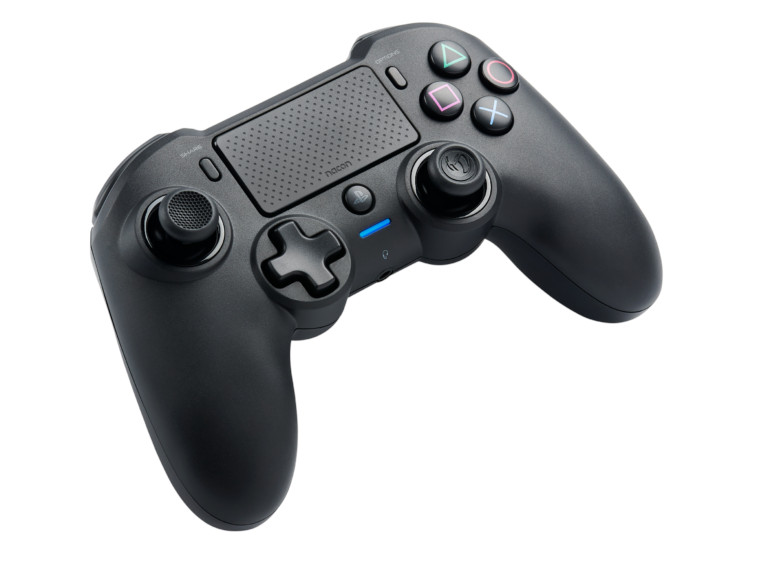 Zwarte gamecontroller op witte achtergrond. Knoppen en joysticks zijn zichtbaar. Het is een PlayStation-controller.