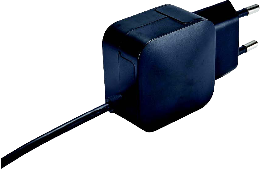 Ein schwarzes, quadratisches Ladegerät mit Netzkabel und zwei Stiften.