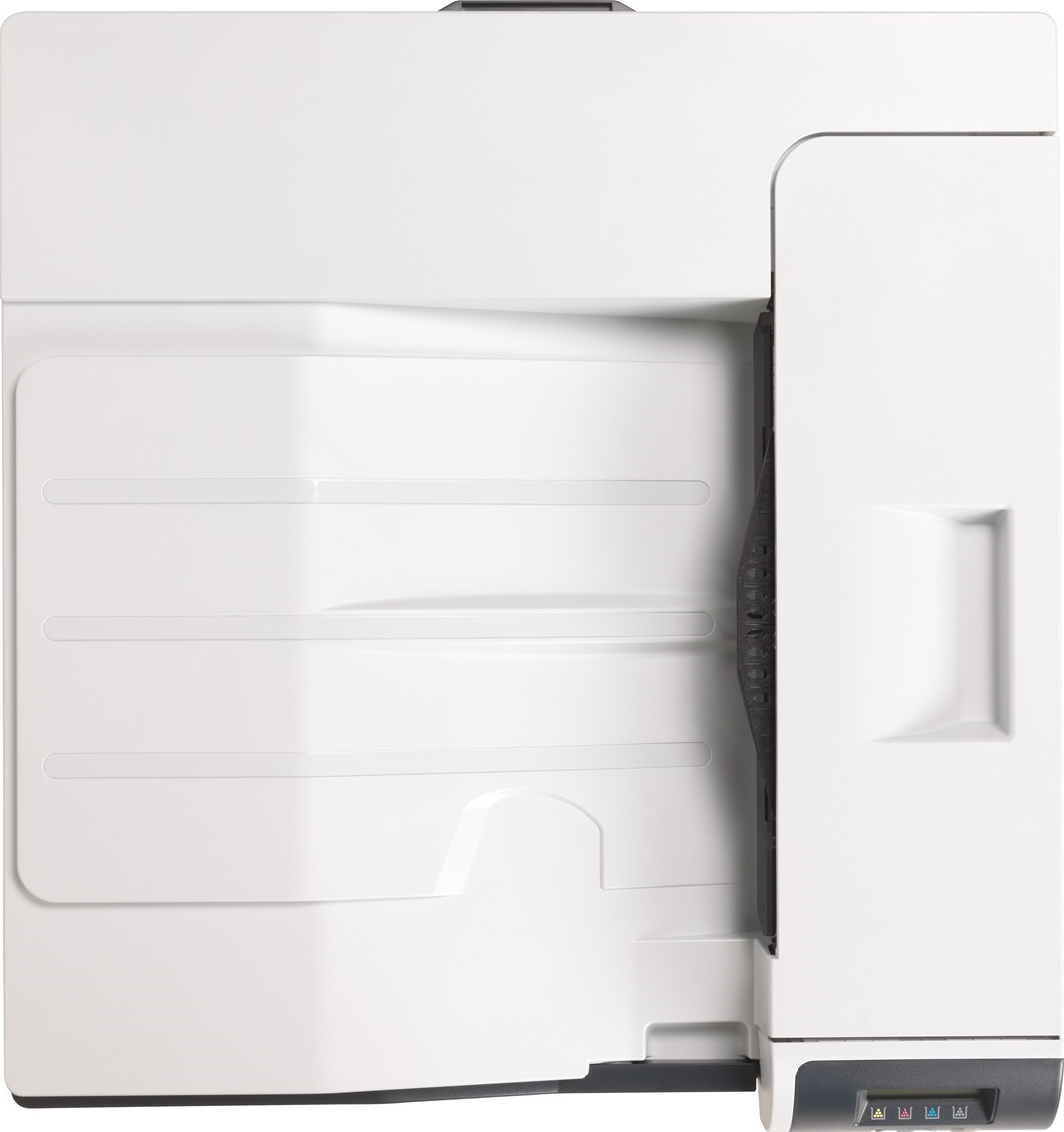 Una stampante bianca con vassoio e porta aperta. La stampante è su sfondo bianco.