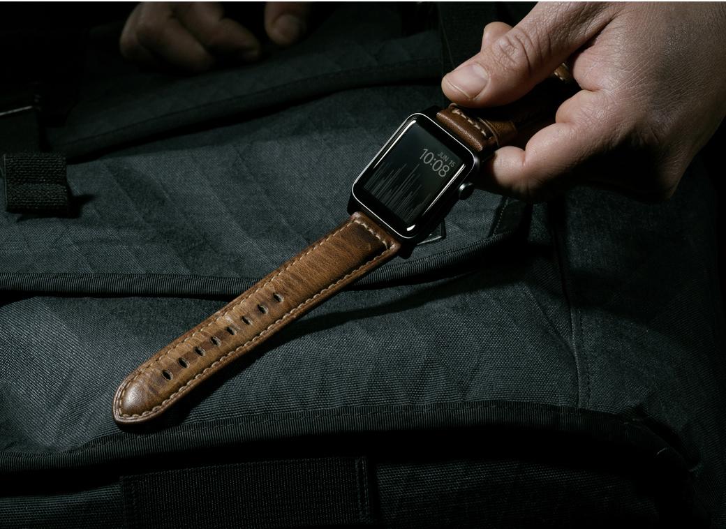 NOMAD Strap Traditional Leather Connector Ersatzarmband, 42 Braun/Schwarz mm, Apple, Black