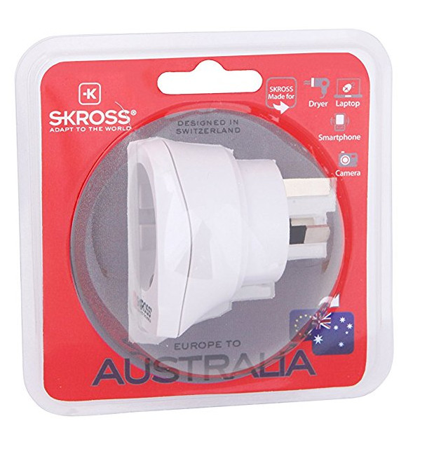 Emballage adaptateur blanc avec logo SKROSS et prise. Pour Europe vers Australie.