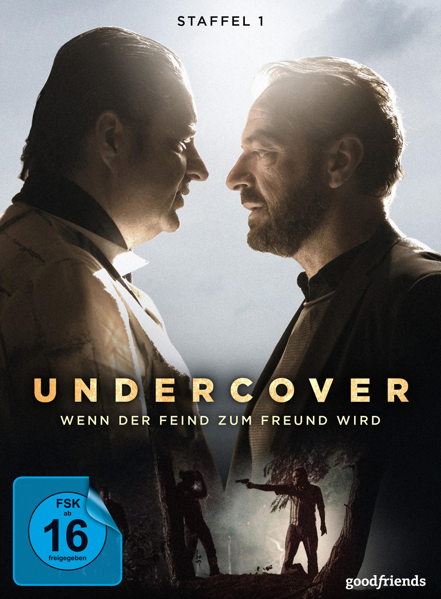 DVD-Cover mit zwei Männern, die sich gegenüberstehen, dem Serientitel "Undercover" und einer Waldszene.