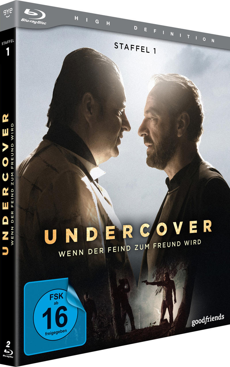 DVD-Cover einer Show mit zwei Männern, Titel: UNDERCOVER, mit Text und Logo.