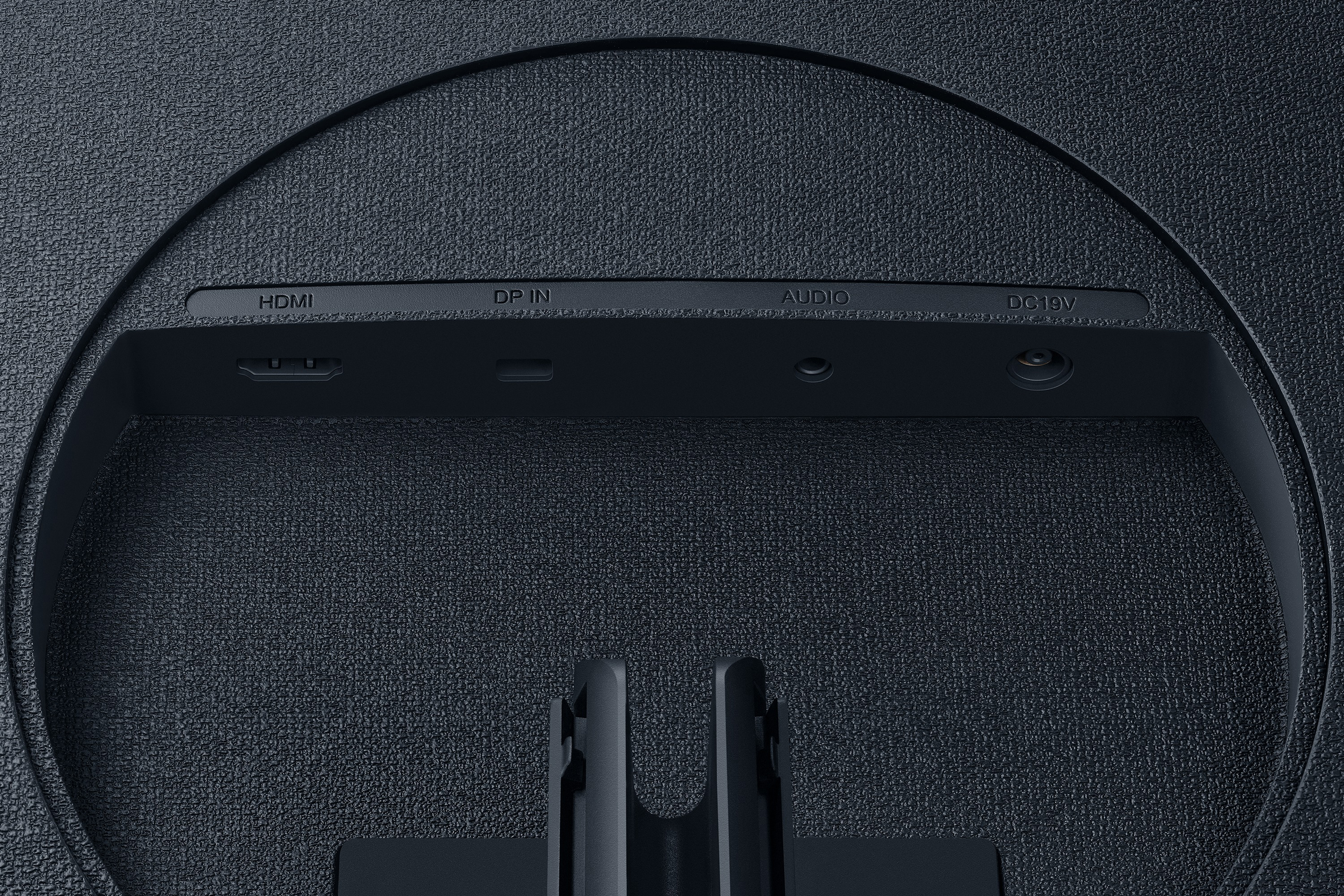 SAMSUNG U32R594CWU 32 Zoll  UHD 4K  Curved Gaming Monitor  4 ms Reaktionszeit  