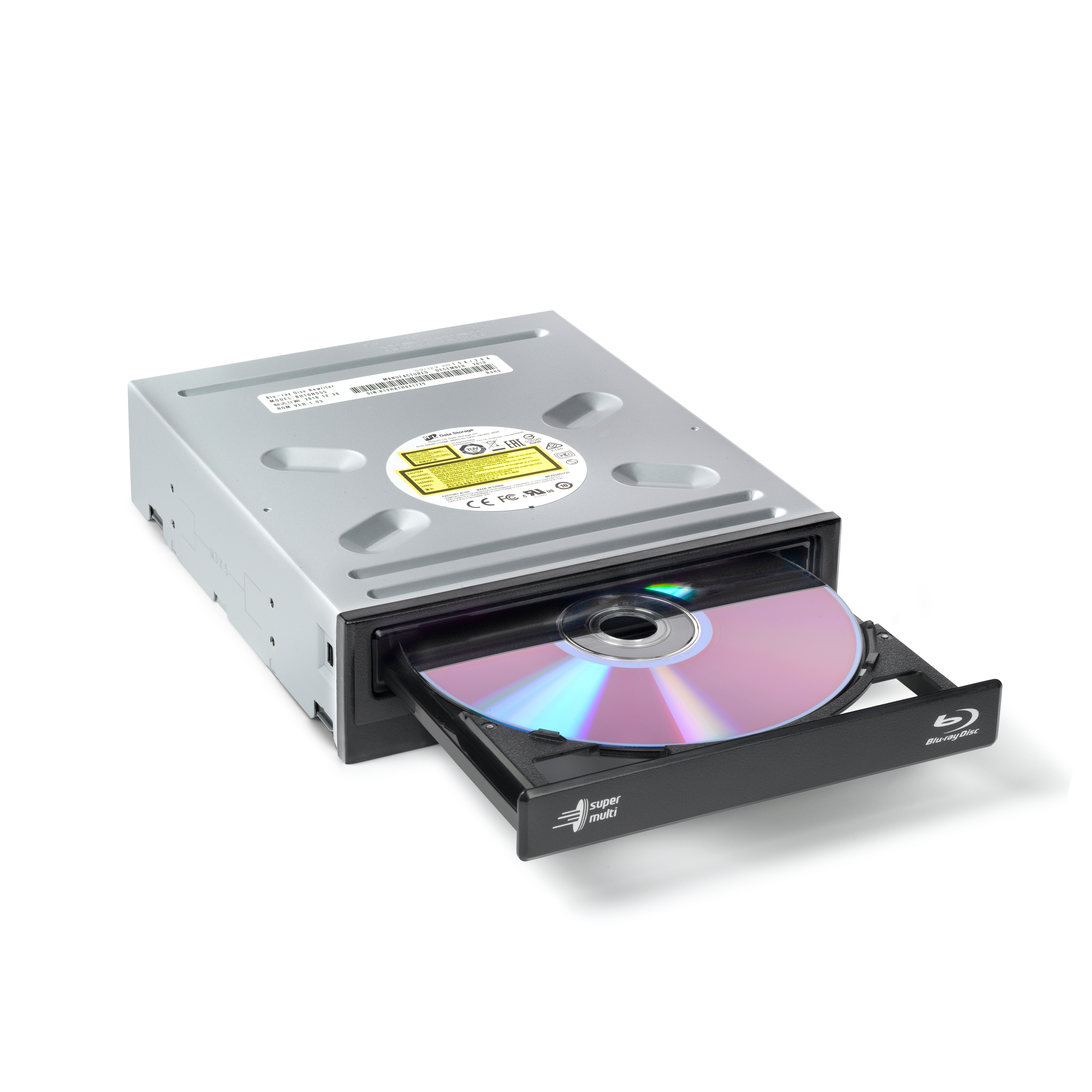 Ein DVD-Laufwerk mit einer Disc im Inneren und dem teilweise geöffneten Fach, vor weißem Hintergrund.
