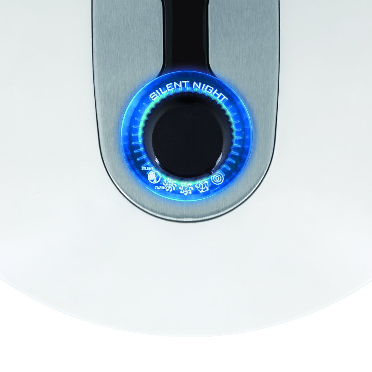 Dispositivo eléctrico blanco con un anillo de luz azul y el texto 'Silent Night'. Botón circular negro.
